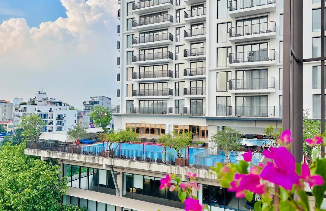 T98 Westlake Quang An - Tay Ho Center Garden View Studio!-1